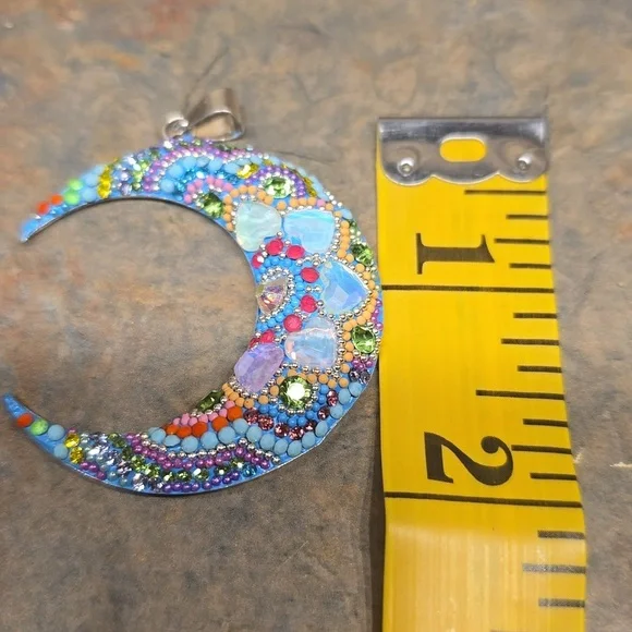 925 Sterling Silver Whimsical Crescent Moon Pendant - Picture 3 of 3